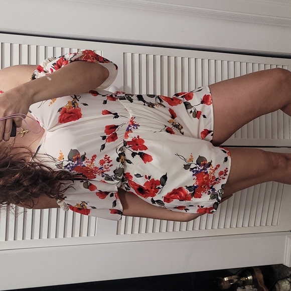 Sienna Sky Floral Shorts Romper XS - Picture 2 of 5